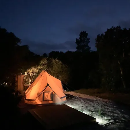 Private Eco Glamping In Alfambras ラグジュアリーテント